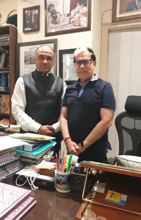 Adv Sk sharma with Justice Sikri